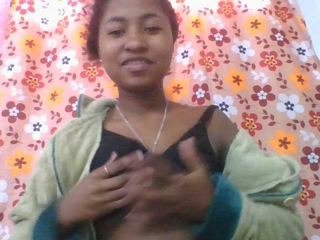 Marinah1a live cam on BongaCams