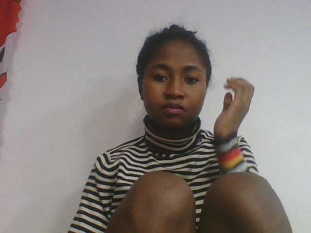 Marinah1a live cam on BongaCams