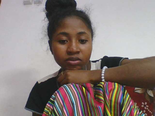 Marinah1a live cam on BongaCams
