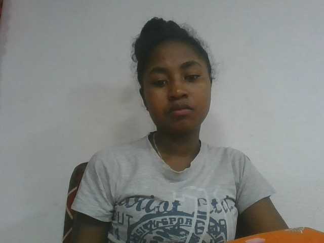 Marinah1a live cam on BongaCams