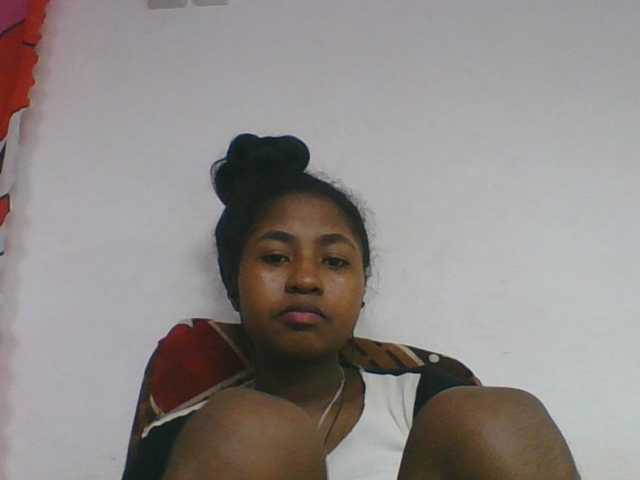 Marinah1a live cam on BongaCams