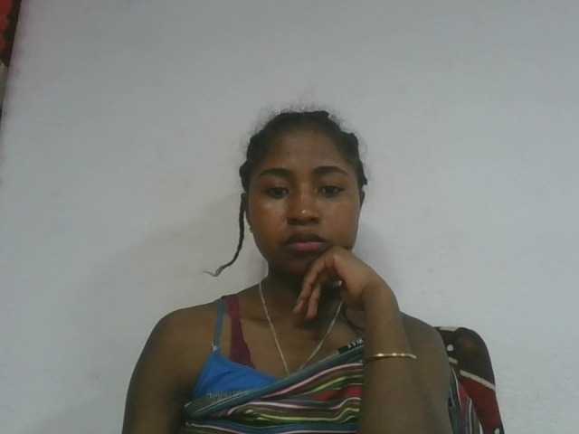 Marinah1a live cam on BongaCams