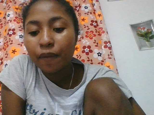 Marinah1a live cam on BongaCams