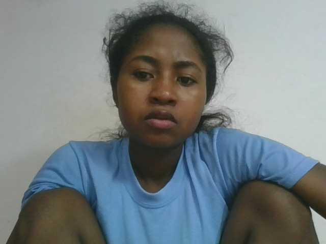 Marinah1a live cam on BongaCams