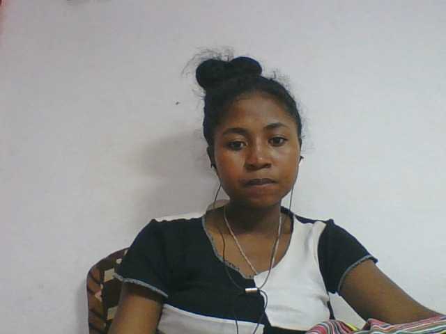 Marinah1a live cam on BongaCams