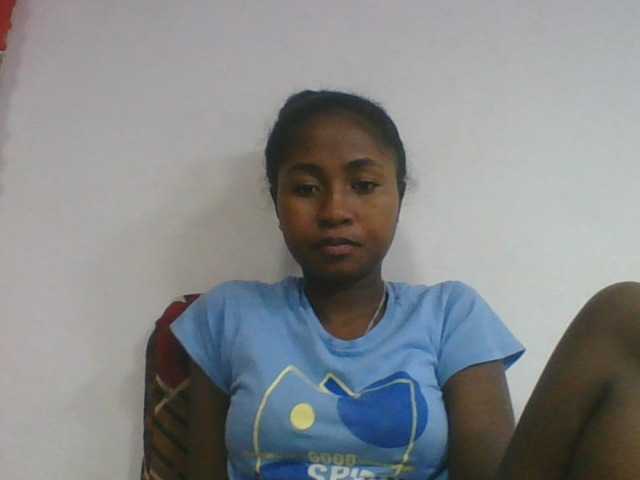 Marinah1a live cam on BongaCams