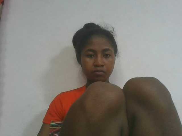 Marinah1a live cam on BongaCams