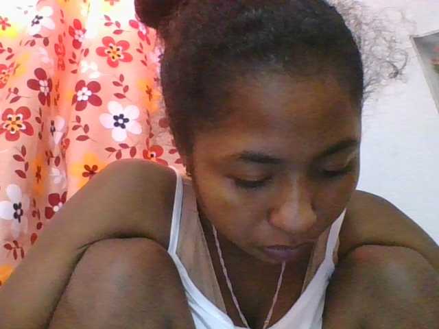Marinah1a live cam on BongaCams