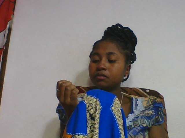 Marinah1a live cam on BongaCams