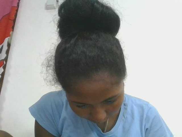 Marinah1a live cam on BongaCams