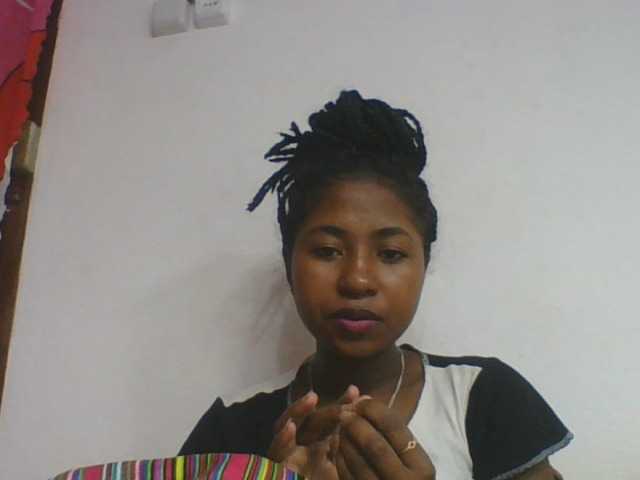 Marinah1a live cam on BongaCams