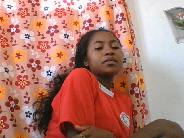 Marinah1a live cam on BongaCams