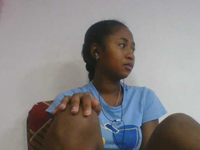 Marinah1a live cam on BongaCams