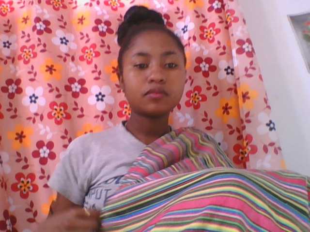 Marinah1a live cam on BongaCams