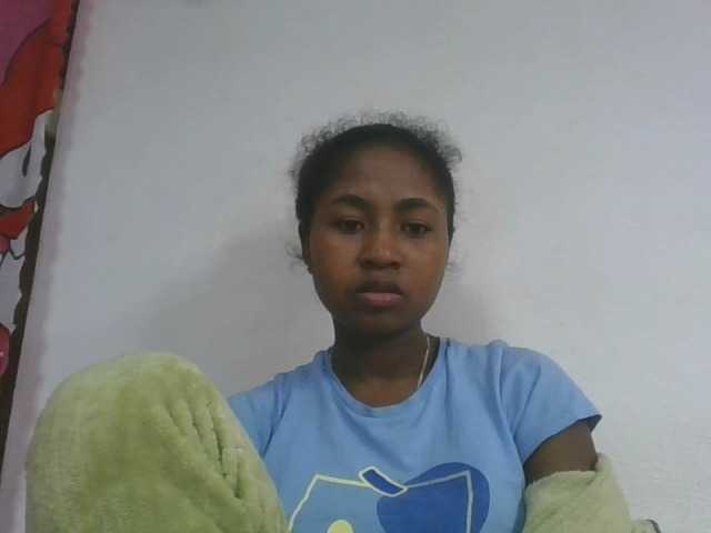 Marinah1a live cam on BongaCams