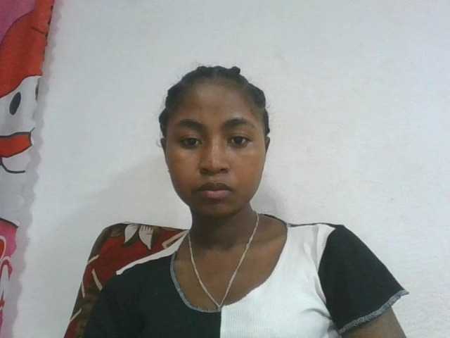 Marinah1a live cam on BongaCams