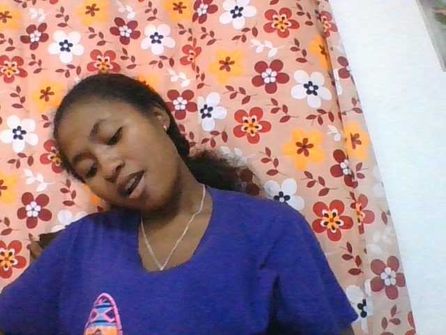 Marinah1a live cam on BongaCams