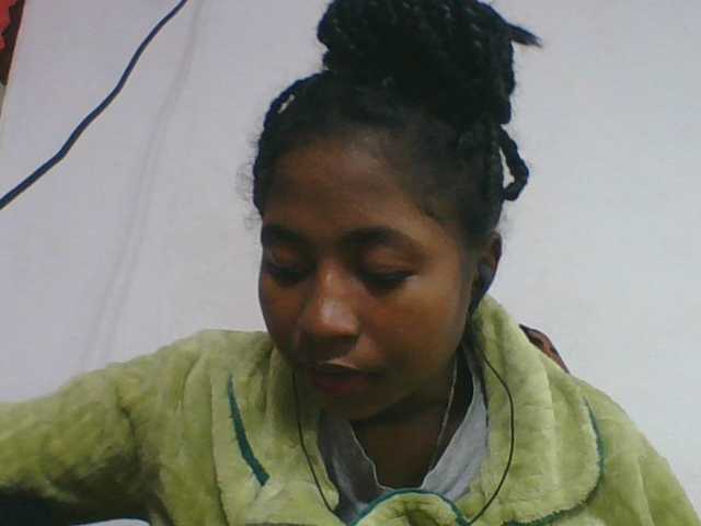 Marinah1a live cam on BongaCams