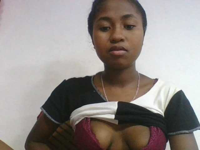 Marinah1a live cam on BongaCams