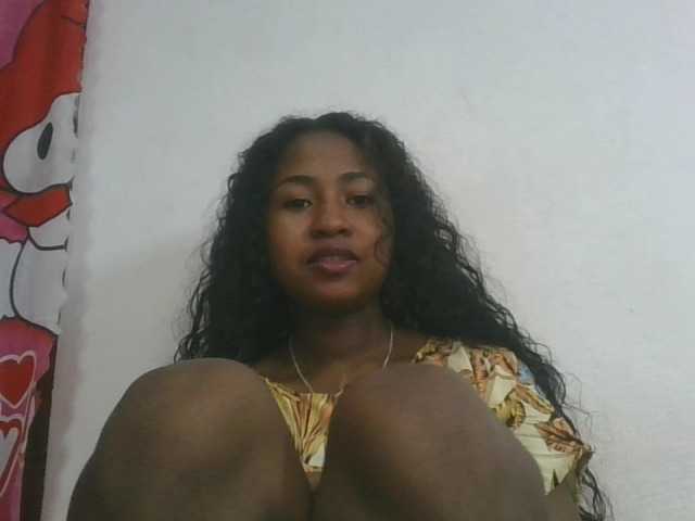 Marinah1a live cam on BongaCams