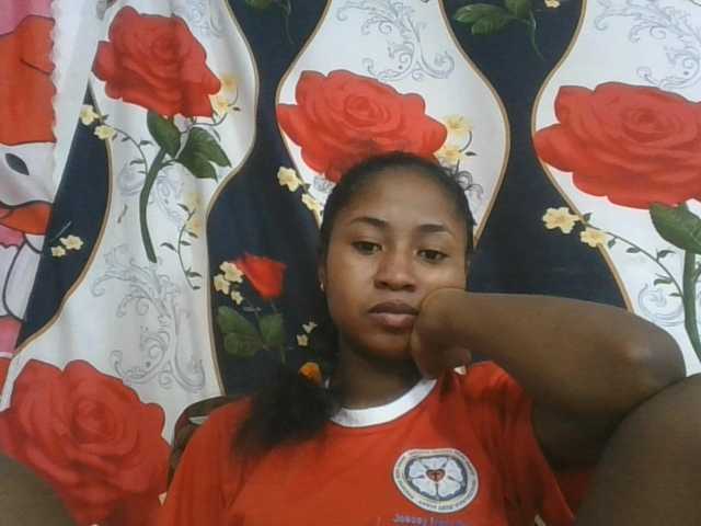 Marinah1a live cam on BongaCams