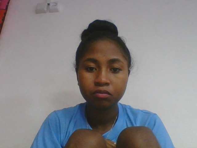 Marinah1a live cam on BongaCams