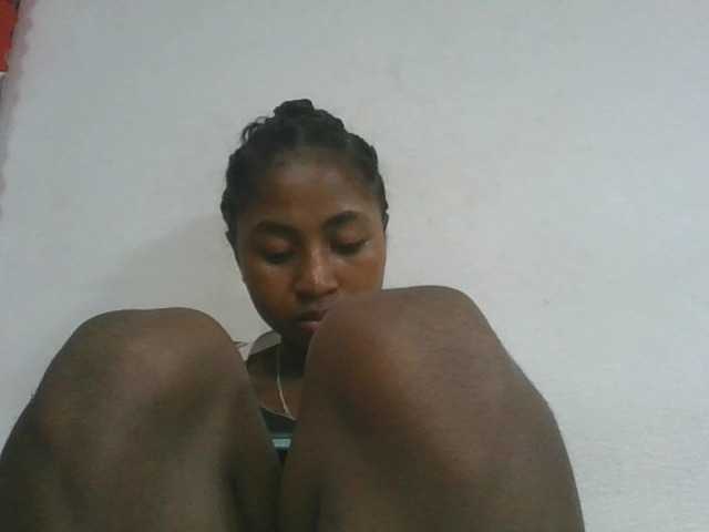 Marinah1a live cam on BongaCams
