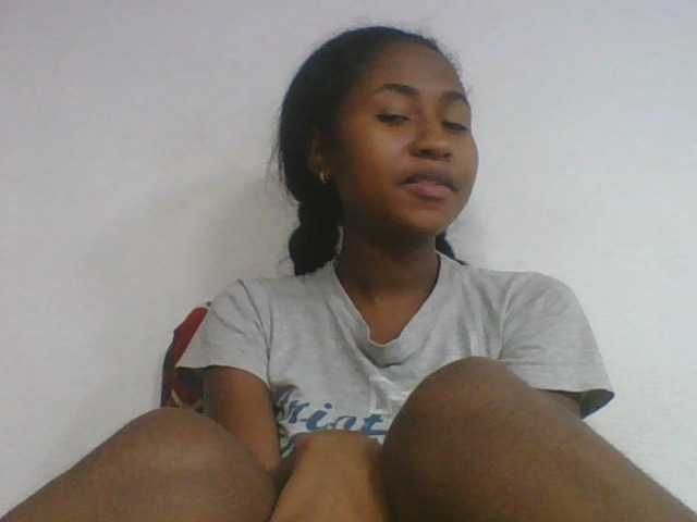 Marinah1a live cam on BongaCams