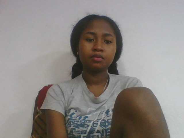 Marinah1a live cam on BongaCams