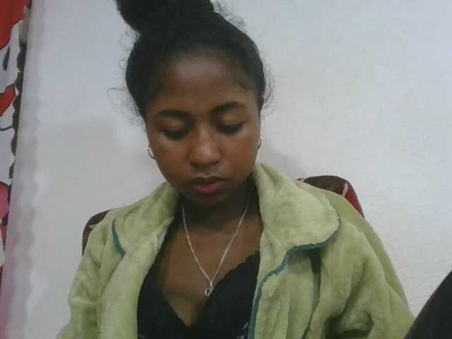 Marinah1a live cam on BongaCams