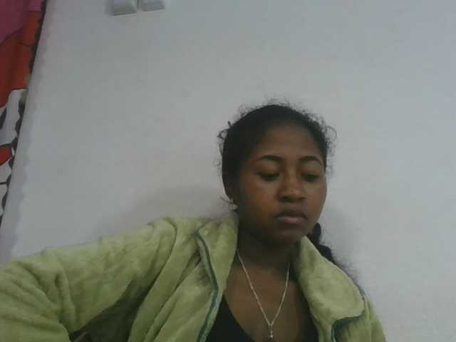 Marinah1a live cam on BongaCams