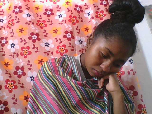 Marinah1a live cam on BongaCams