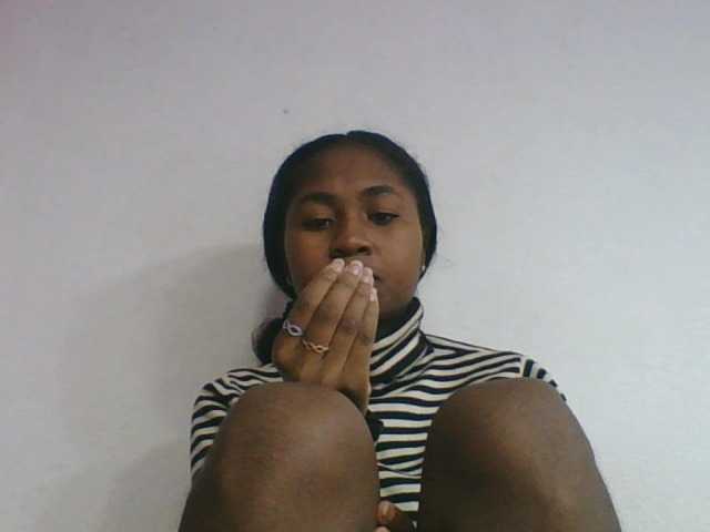 Marinah1a live cam on BongaCams