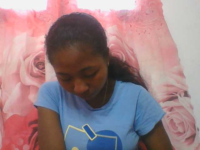 Marinah1a live cam on BongaCams