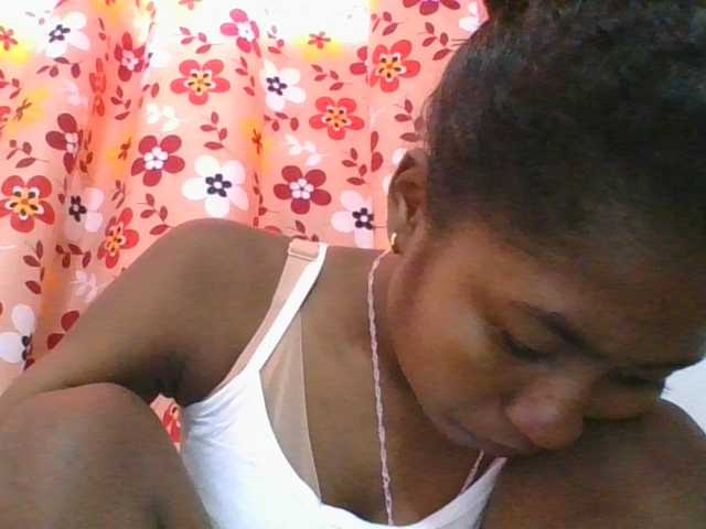 Marinah1a live cam on BongaCams