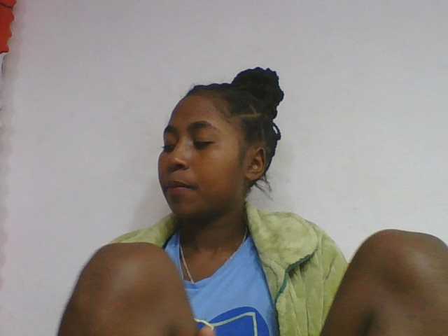 Marinah1a live cam on BongaCams