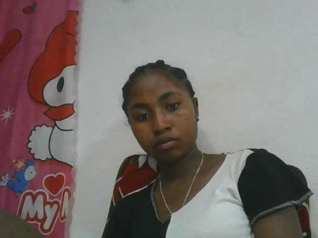 Marinah1a live cam on BongaCams