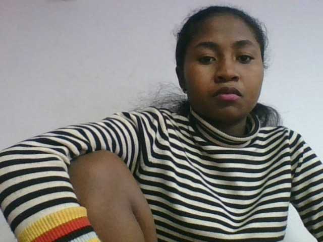 Marinah1a live cam on BongaCams