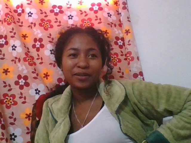 Marinah1a live cam on BongaCams