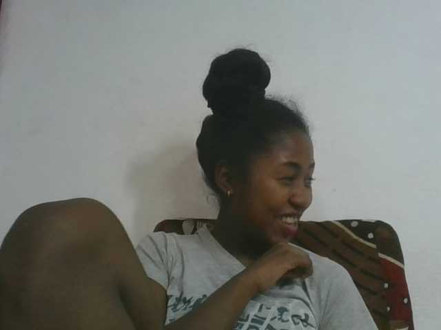 Marinah1a live cam on BongaCams