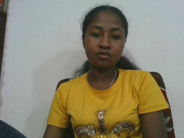 Marinah1a live cam on BongaCams