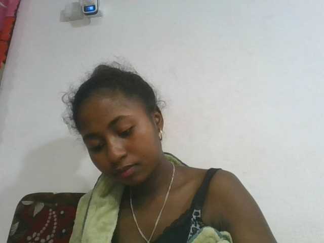 Marinah1a live cam on BongaCams