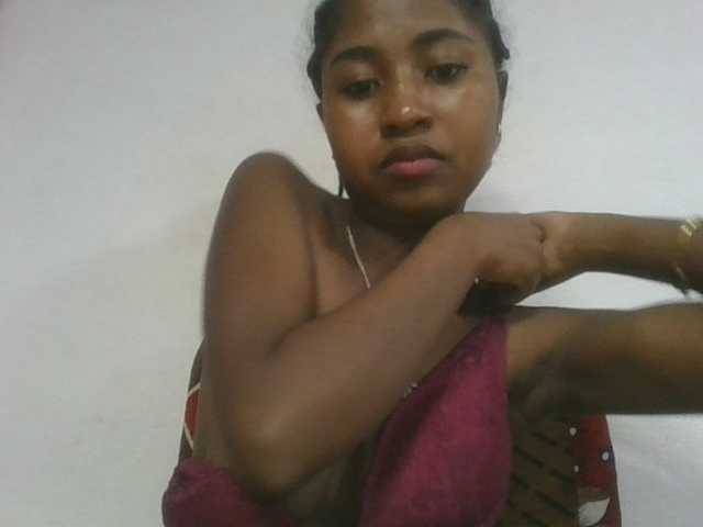 Marinah1a live cam on BongaCams
