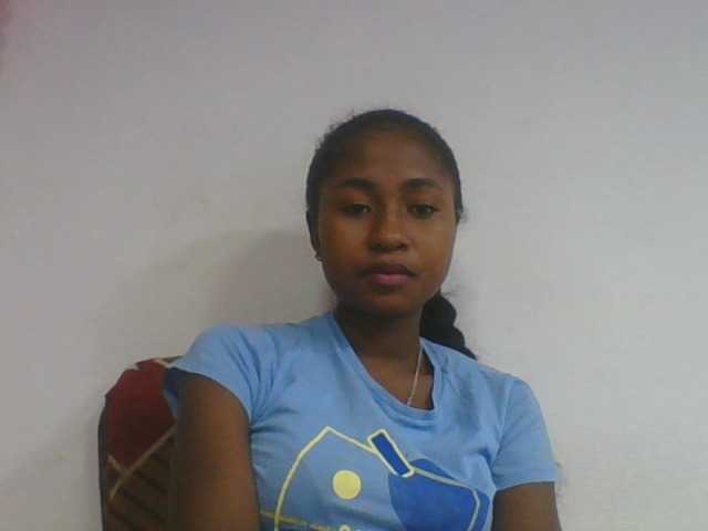 Marinah1a live cam on BongaCams