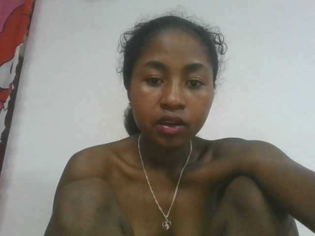 Marinah1a live cam on BongaCams