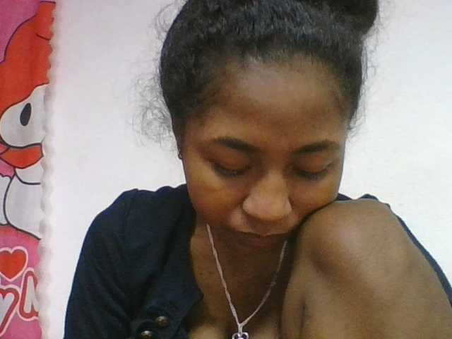 Marinah1a live cam on BongaCams
