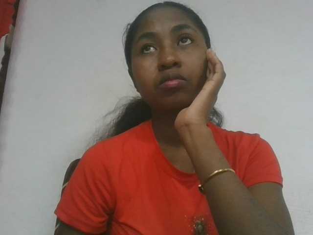 Marinah1a live cam on BongaCams