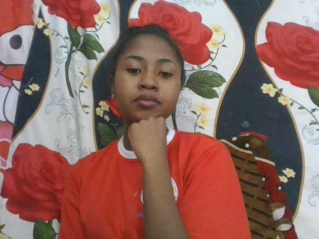 Marinah1a live cam on BongaCams