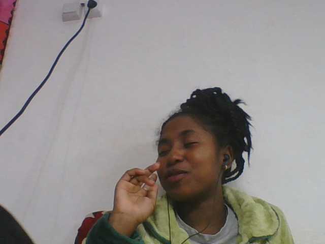 Marinah1a live cam on BongaCams