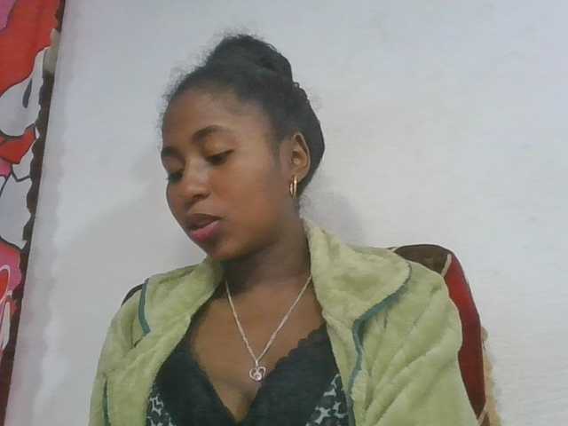 Marinah1a live cam on BongaCams